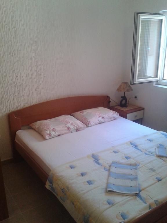 Guesthouse Lautasevic Petrovac Buitenkant foto