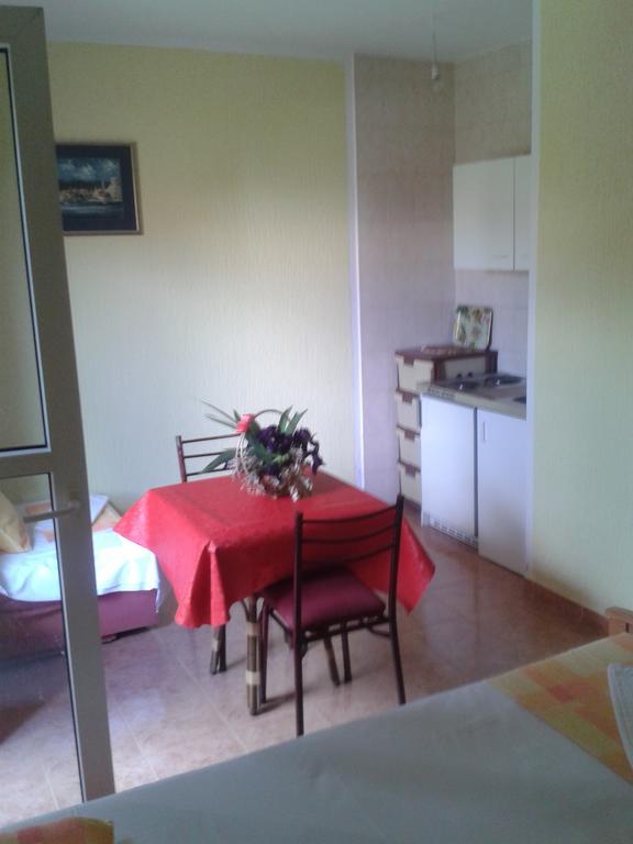 Guesthouse Lautasevic Petrovac Buitenkant foto